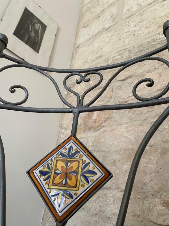Fiori Catene Tra Le Torri Conversano Exterior foto