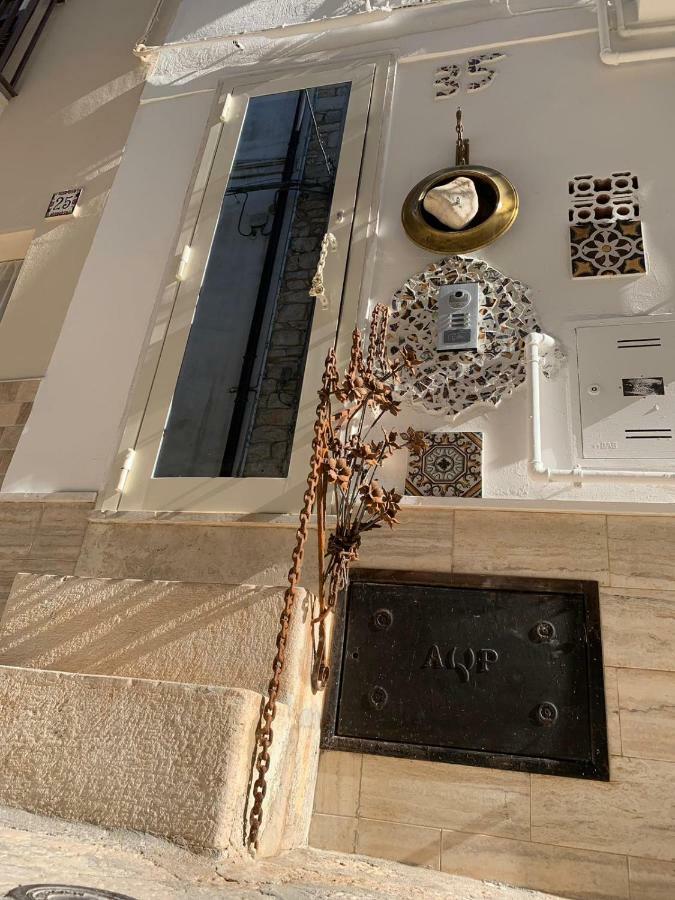 Fiori Catene Tra Le Torri Conversano Exterior foto